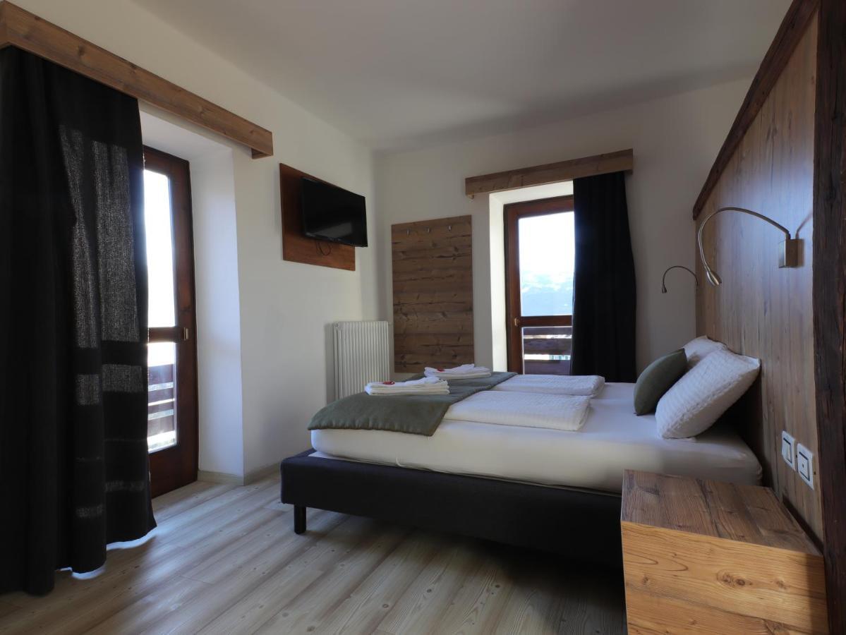 Hotel Alla Rocca Varena Εξωτερικό φωτογραφία