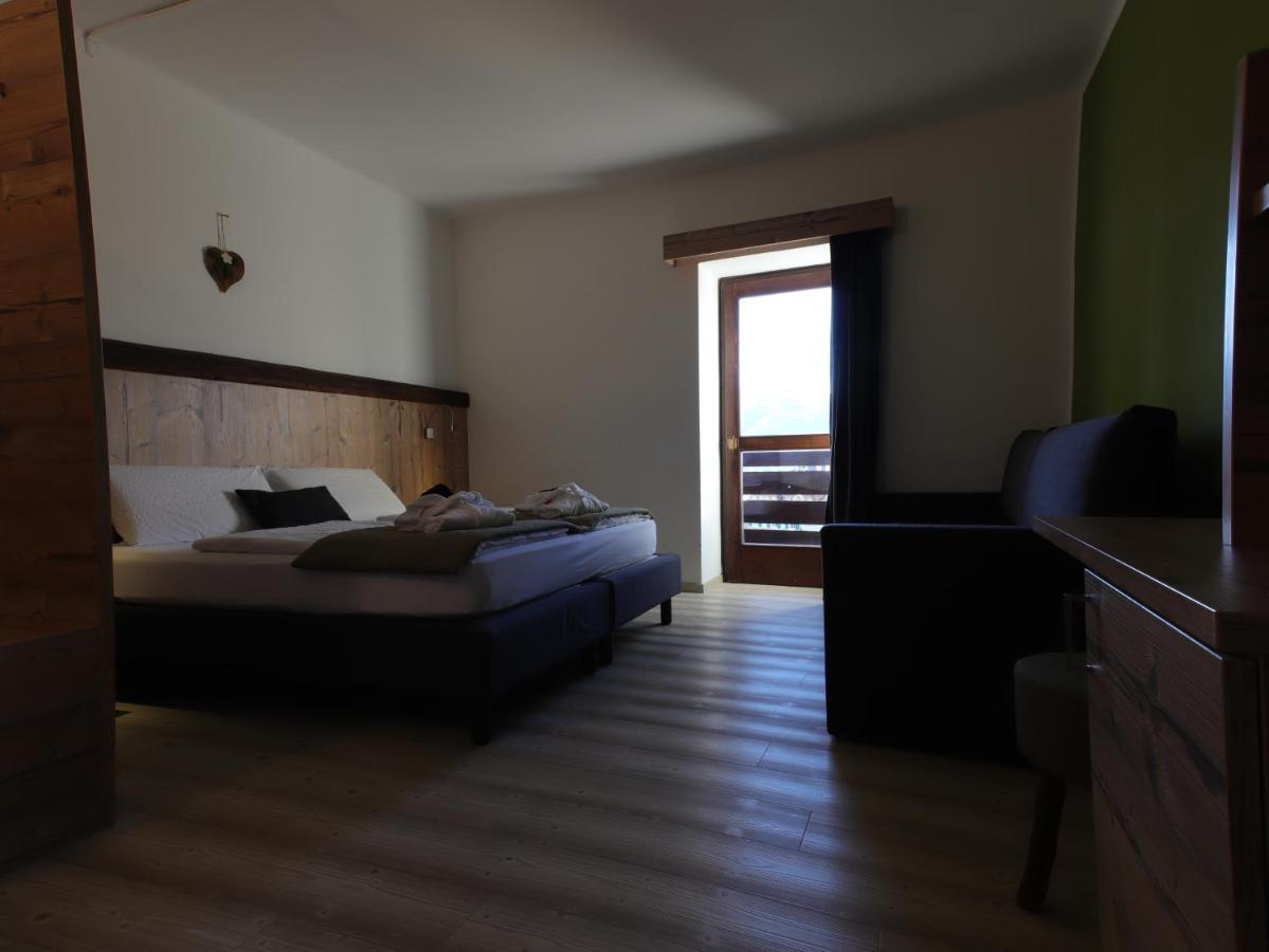Hotel Alla Rocca Varena Εξωτερικό φωτογραφία