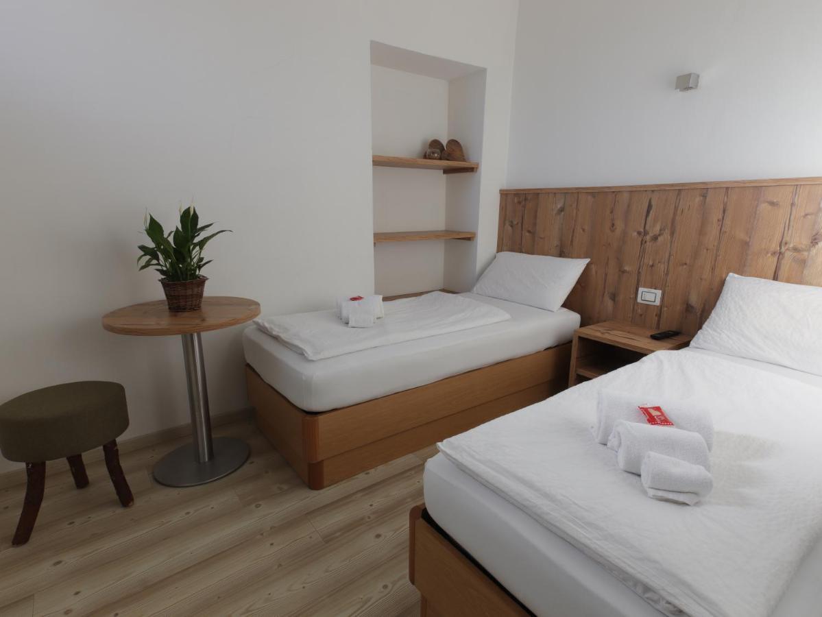 Hotel Alla Rocca Varena Εξωτερικό φωτογραφία