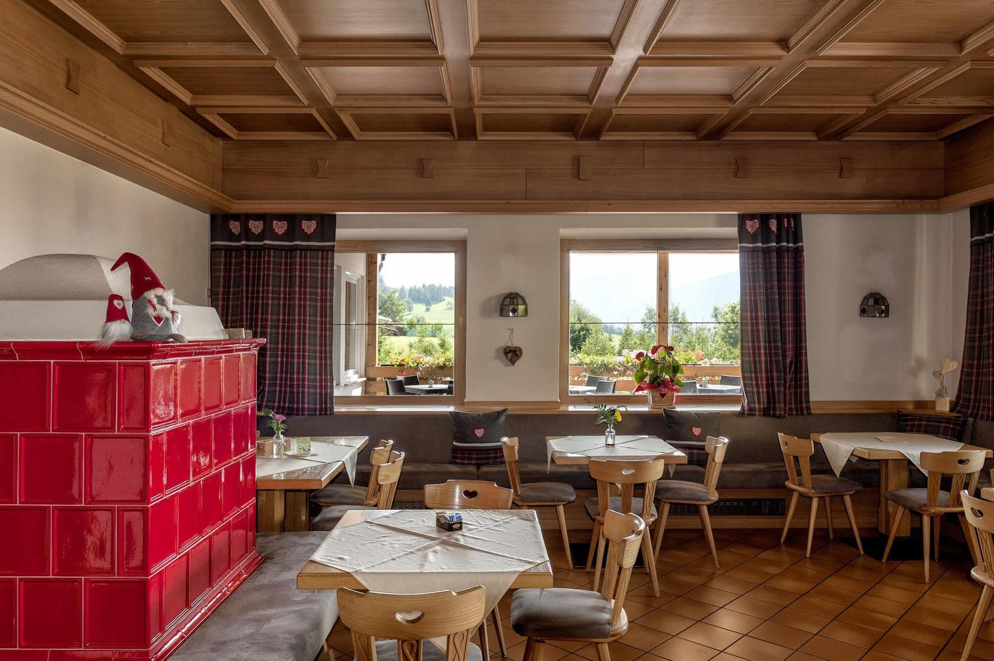 Hotel Alla Rocca Varena Εξωτερικό φωτογραφία