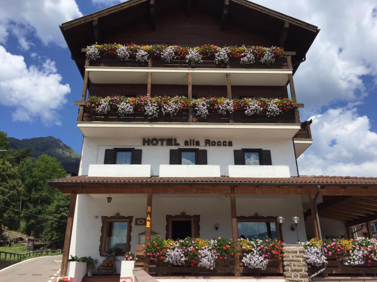 Hotel Alla Rocca Varena Εξωτερικό φωτογραφία